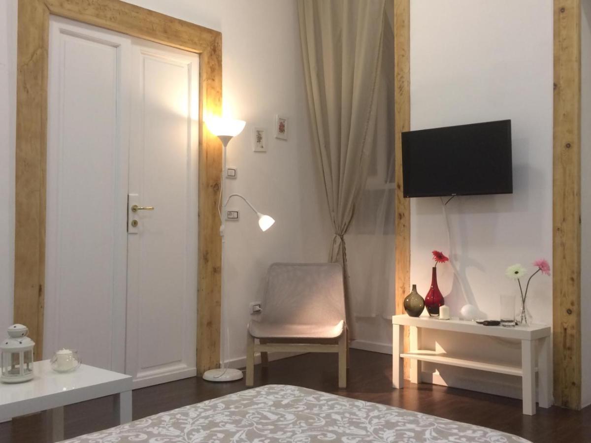Apartmán Piazza Carita' Centro Storico Neapol Exteriér fotografie
