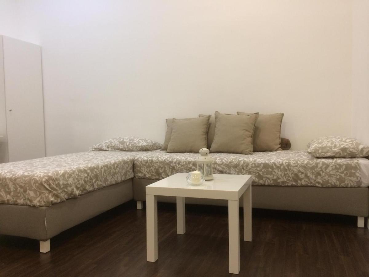 Apartmán Piazza Carita' Centro Storico Neapol Exteriér fotografie