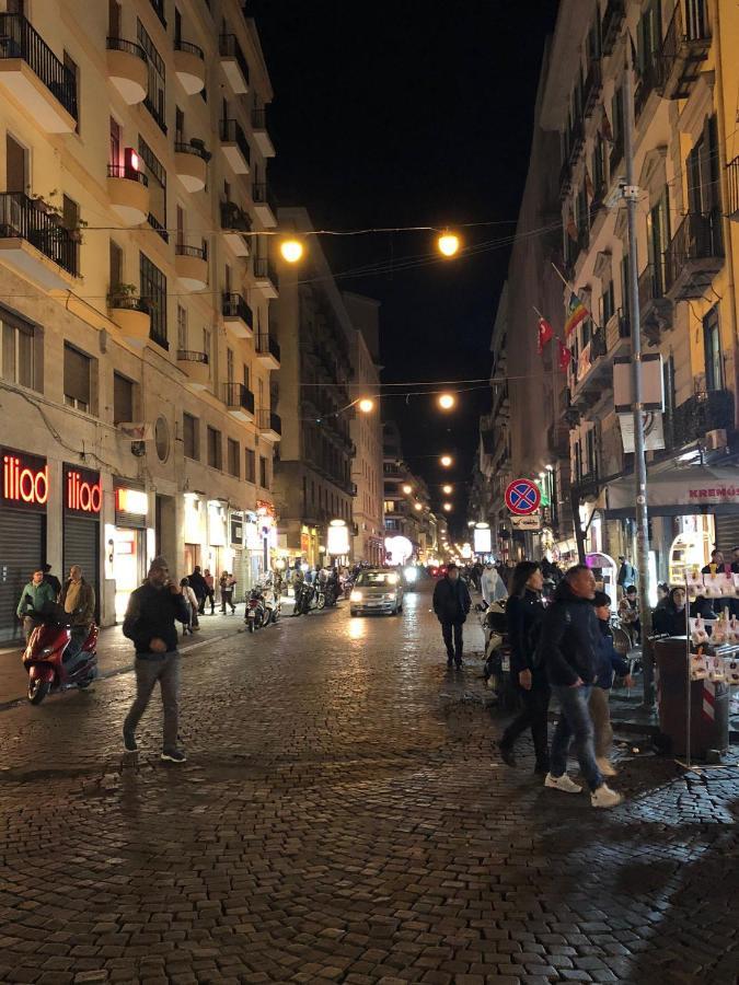 Apartmán Piazza Carita' Centro Storico Neapol Exteriér fotografie