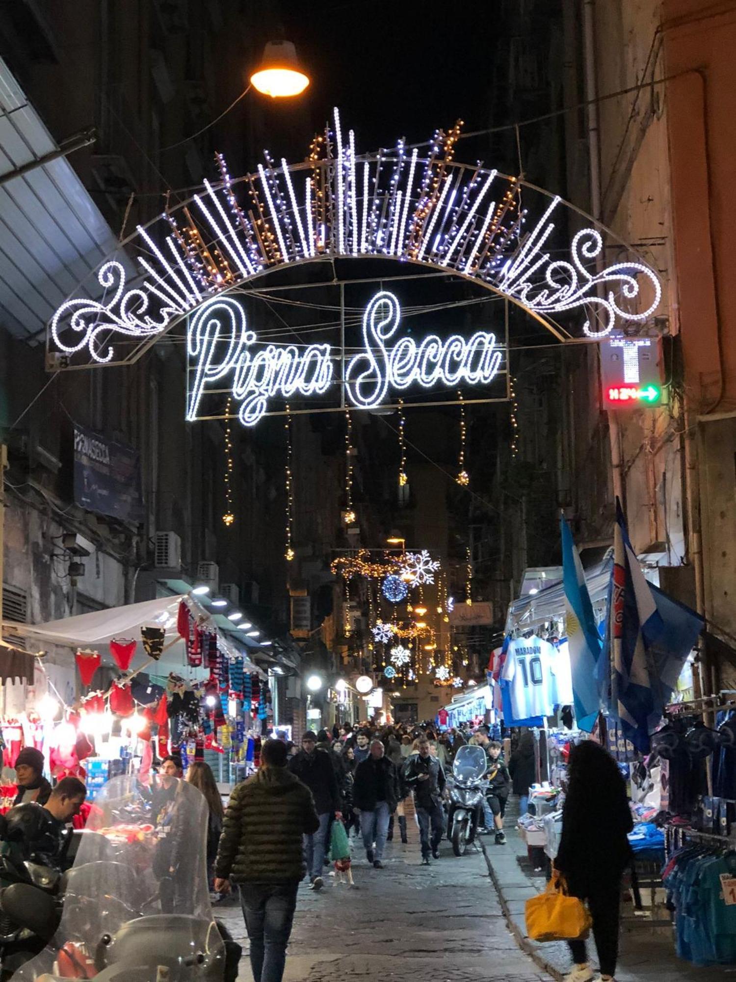 Apartmán Piazza Carita' Centro Storico Neapol Exteriér fotografie